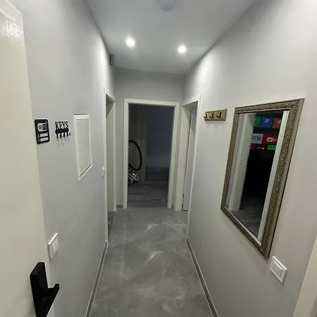 Stylish Theater 3 شقة كرويتستال