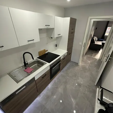 شقة Stylish Theater 3 كرويتستال